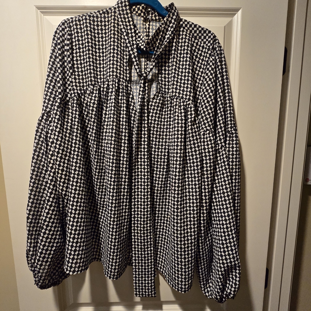 Eloquii Monochrome Polka Dot Top